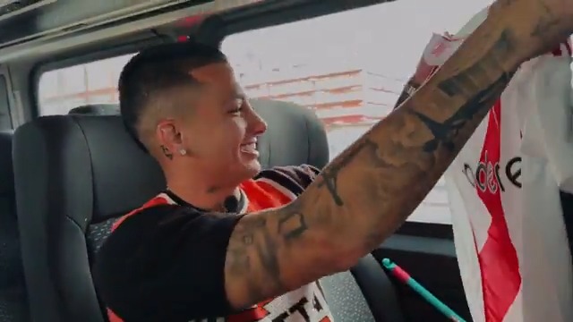 🎥🤩 Desde su llegada a Argentina hasta la firma con Jorge Brito y su primer entrenamiento. Todos los detalles del día 1 de Kevin Castaño en River.