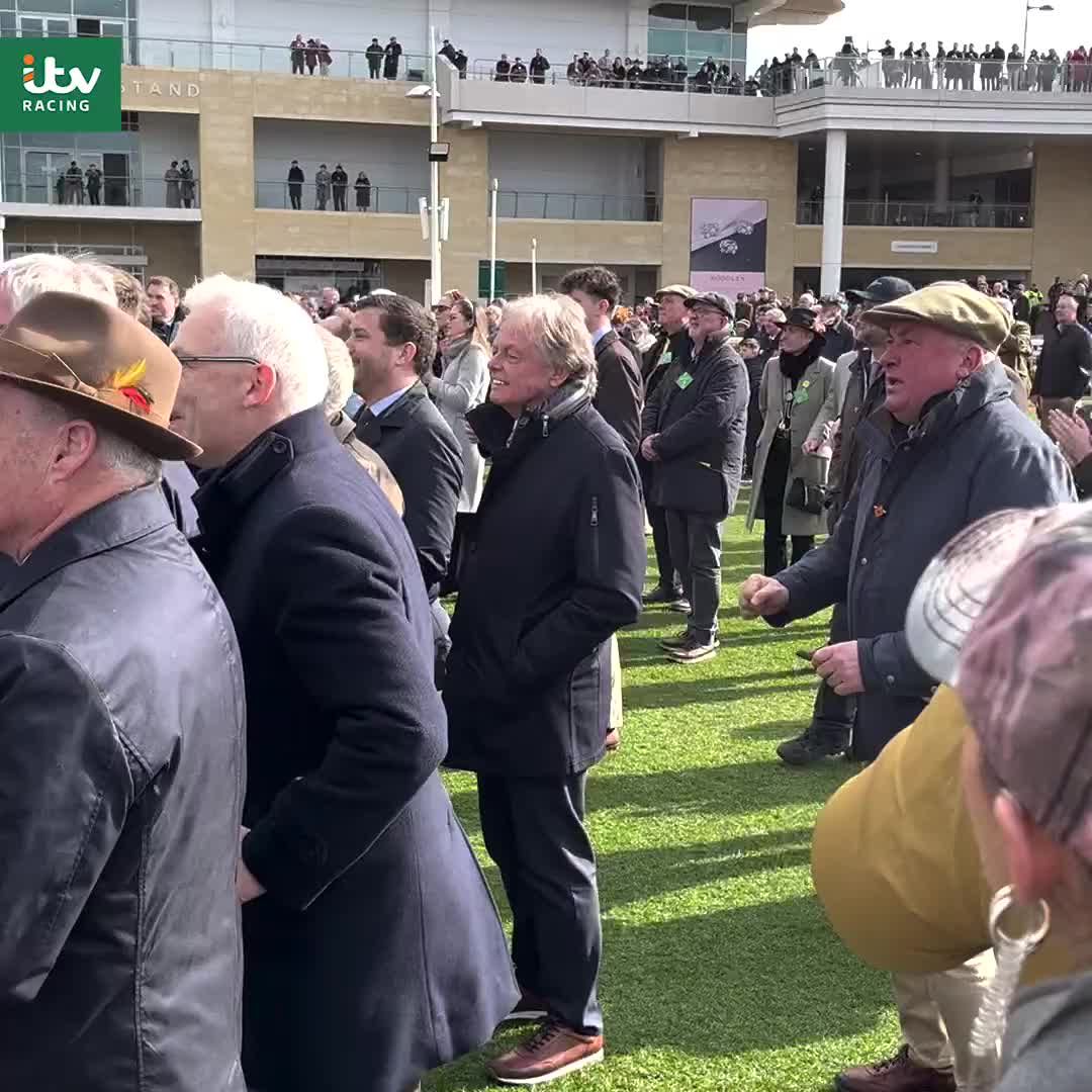 Look at what it means to Paul Nicholls and Sir Alex Ferguson 🙏🥹
