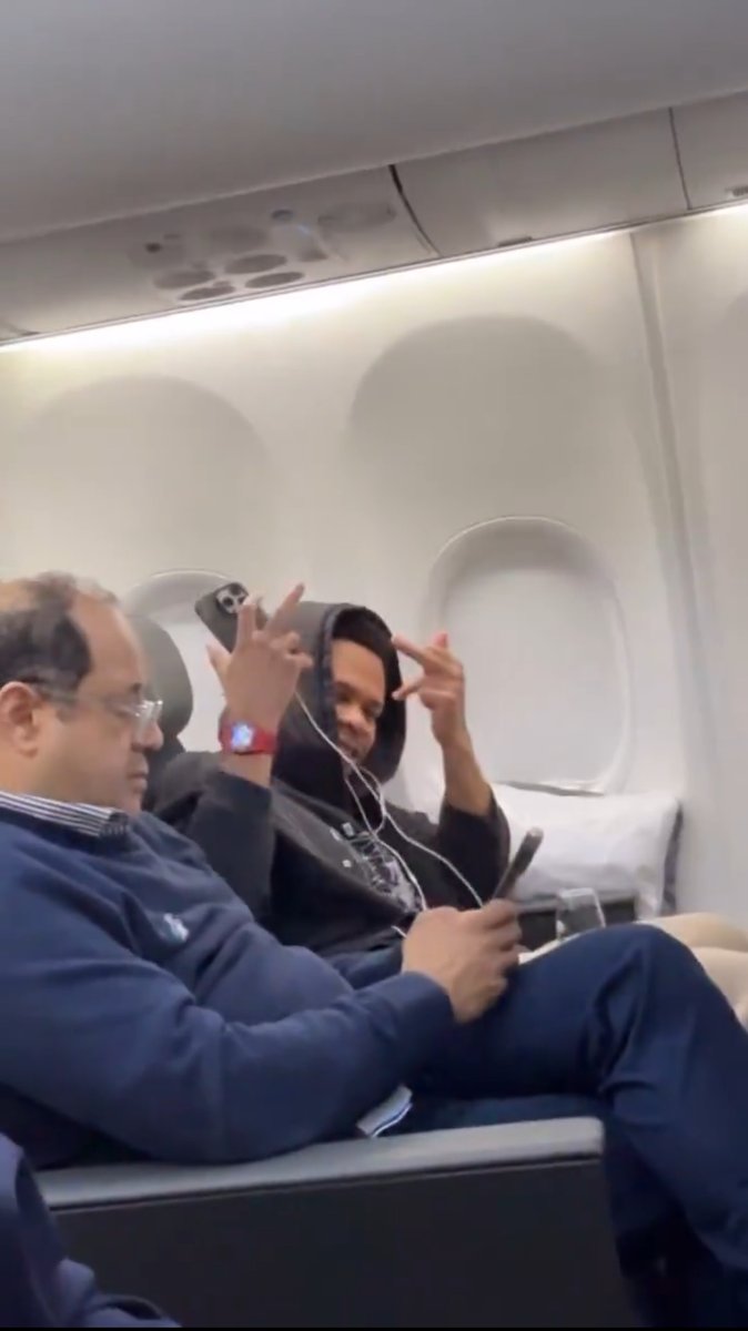 ‼️ Teofimo Lopez and Devin Haney on the same row of the same flight today. [🎥 Teofimo Lopez]