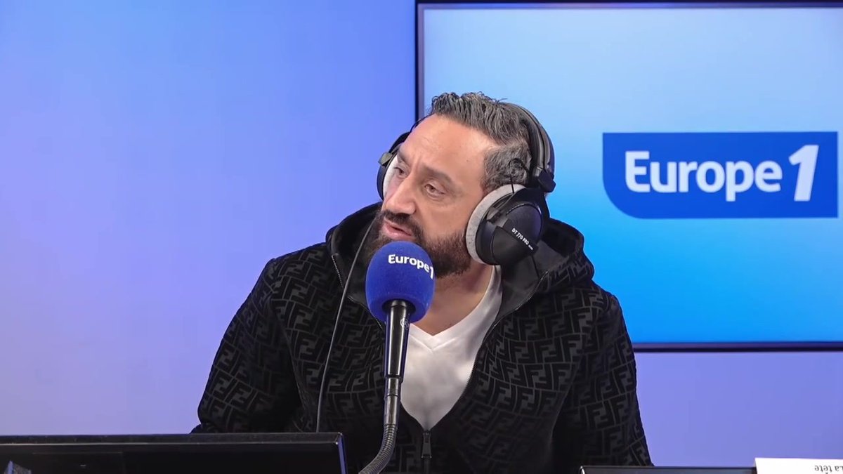 Affiche de LFI ciblant Cyril Hanouna : « Ça me rend fou de voir des trucs comme ça », réagit Didier Barbelivien, dans #OMSLT avec Cyril Hanouna sur #Europe1.