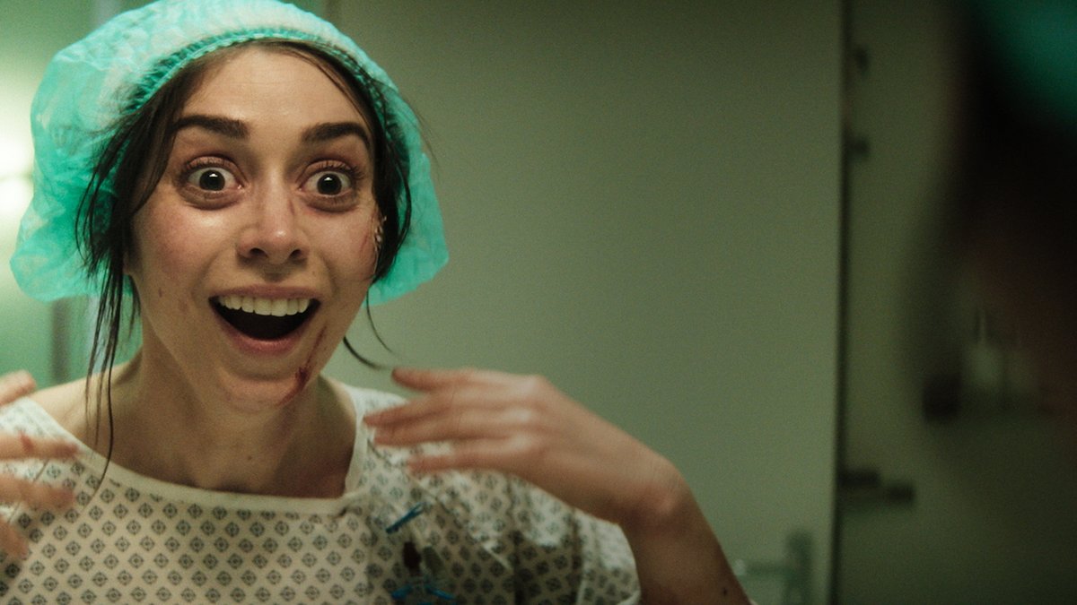 Chegamos em um ponto da realidade onde tudo é muito Black Mirror. Prepare-se para ter seis novas crises existenciais. A 7ª temporada de Black Mirror estreia dia 10 de abril. 🖥️🩸
