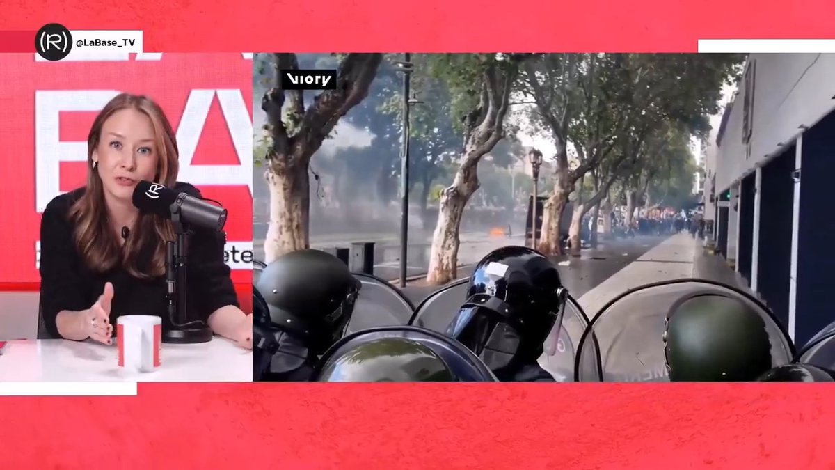 🇦🇷 "Cada una de las granadas como la que dejó en estado crítico al fotoperiodista Pablo Grillo, cuesta más o menos lo mismo que una pensión mínima. Para eso sí hay plata" Inna Afinogenova sobre la represión de ayer en Argentina 👇🏽 📺 LA BASE |