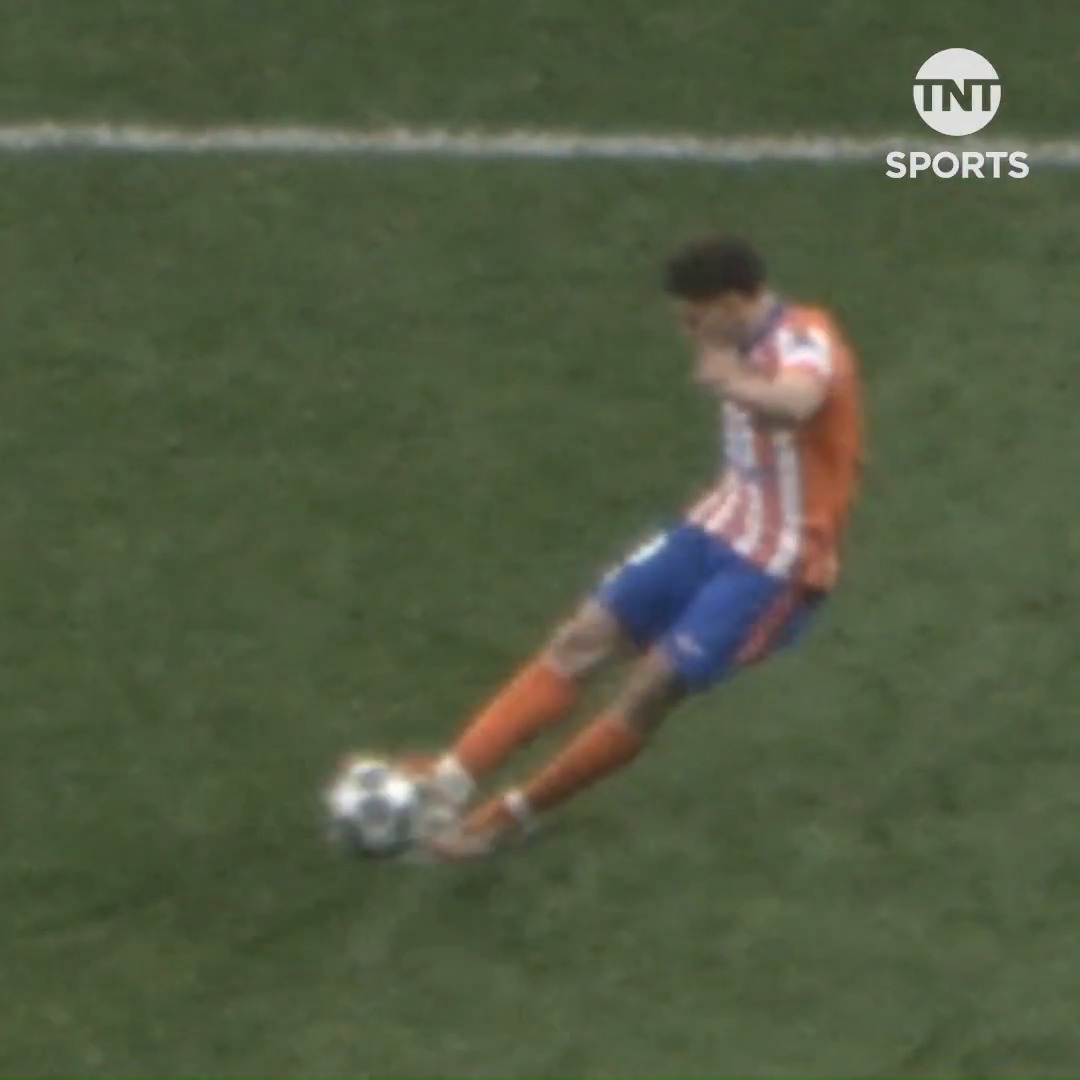 🚨 UEFA, FIFA and IFAB are to discuss whether the double touch penalty rule needs to change after Julian Alvarez's disallowed spot kick in Wednesday night's Madrid derby.