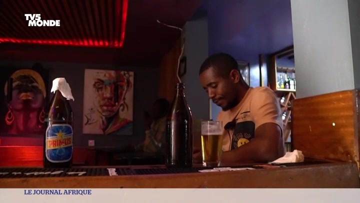 Dans l'Est de la RDC, il est de plus en plus difficile de boire une primus congolaise. La brasserie Bralima de Bukavu qui produisait cette marque de bière, leader dans le pays, a été pillée lorsque le M23 a pris la ville. Et des bières rwandaises envahissent le marché.