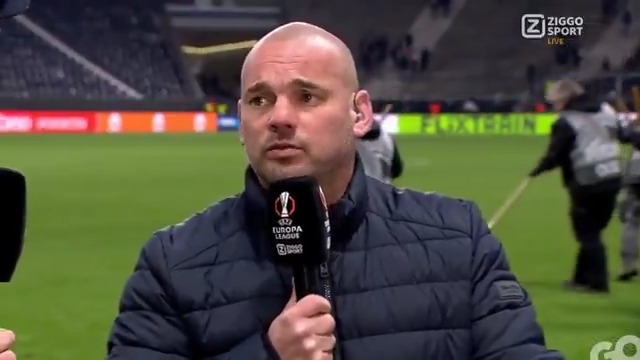 Wesley Sneijder is er helemaal klaar mee 🤬 #ZiggoSport #UEL #FRAAJA