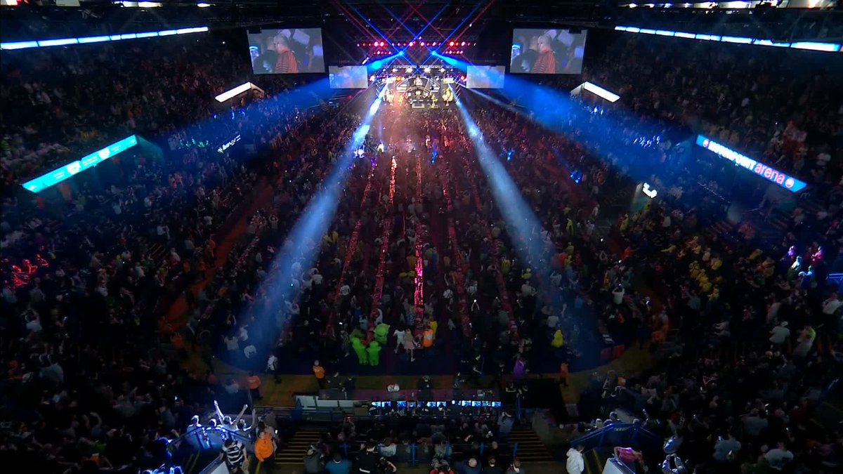 Stephen Bunting's walk-on never gets old 🔥