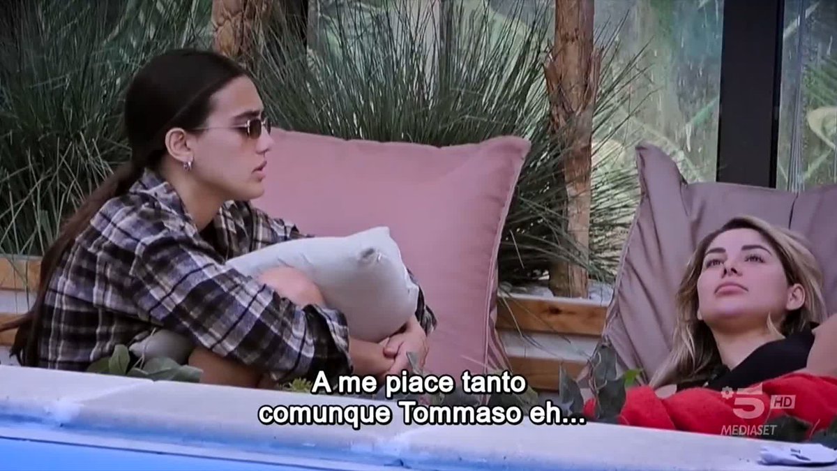 Negli ultimi giorni Zeudi si è lasciata andare a una confessione riguardo Mariavittoria... #GrandeFratello