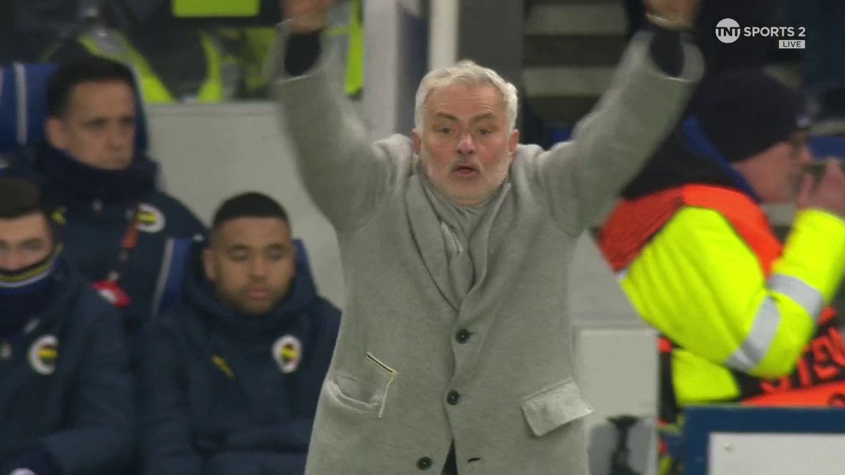 Jose Mourinho is desperate for a VAR check on this 🎥 ...and gets booked by the referee for his continued appeals 🟨 📺 TNT Sports &amp; discovery+ UK