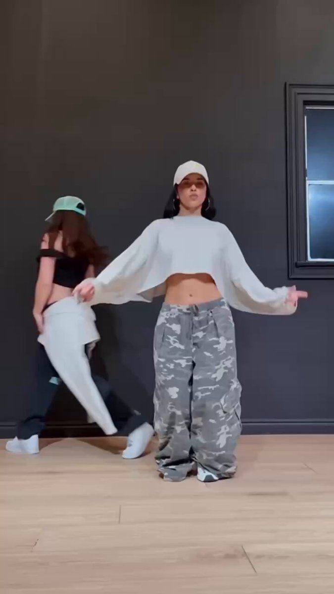Becky G doing the like JENNIE dance challenge!