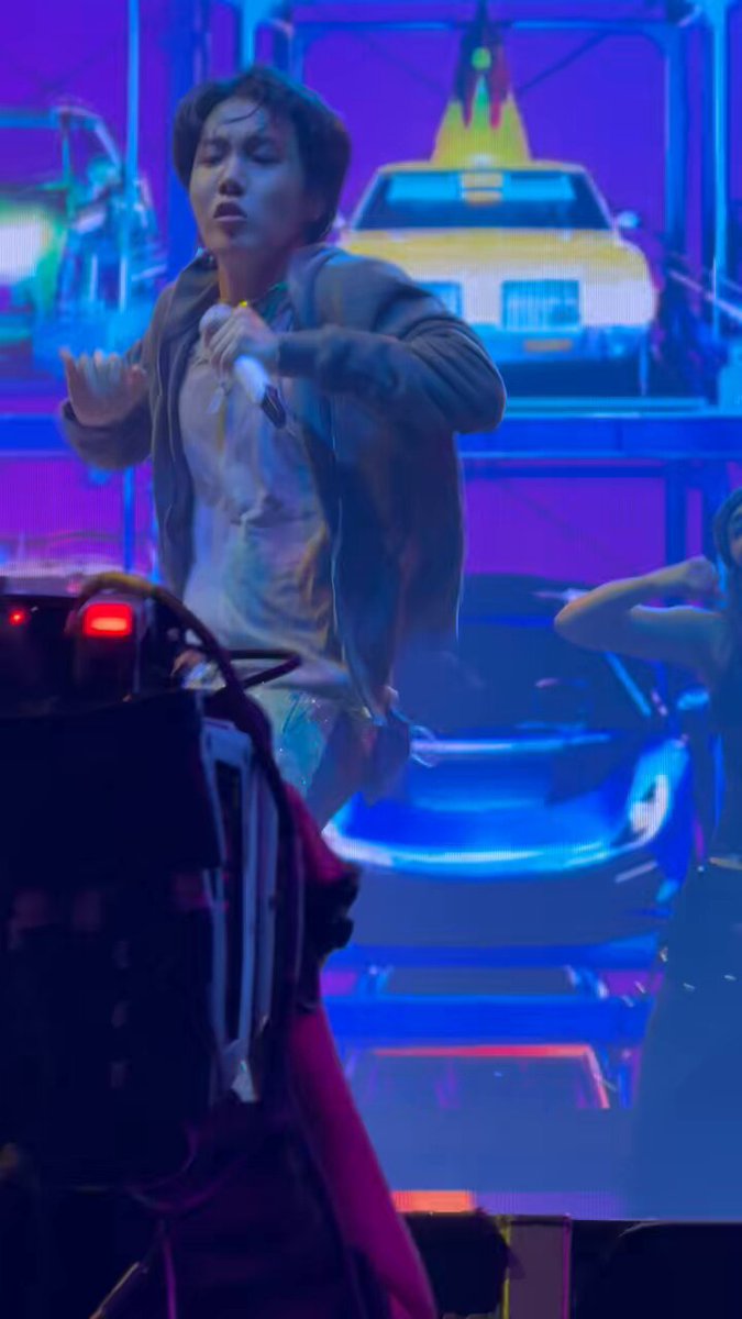 armys going word for word in this part his face says he was loving it so much