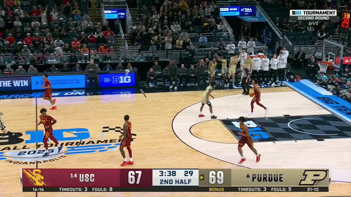 Purdue takes the late lead over USC 👀 Purdue Men's Basketball #B1GMBBT on BTN 📺