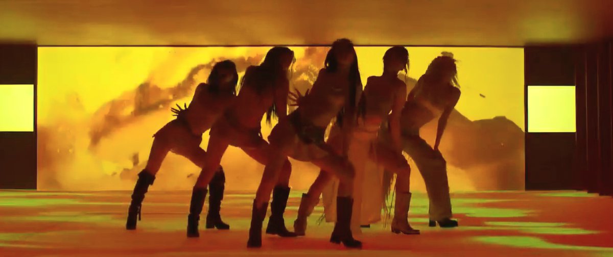 LE SSERAFIM has released ‘HOT’ on all streaming platforms.