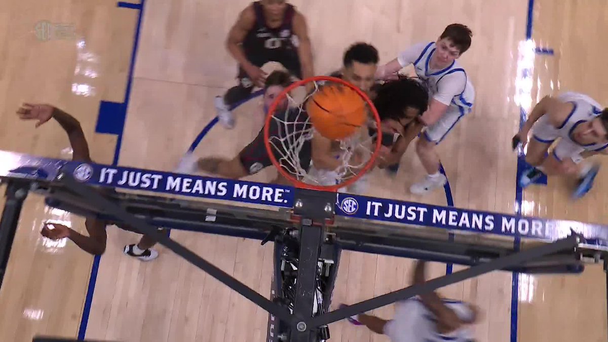 OTEGA OWEH BEATS THE BUZZER 😱 Kentucky gets the last-second win to knock off Oklahoma 😤