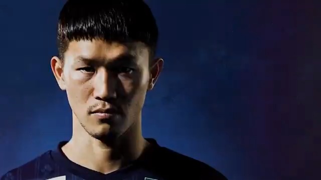 📢選手紹介ムービー公開‼️ ホームゲームのスタジアムビジョンで放映している 選手紹介ムービーを #アビスパ福岡 公式チャンネル(Youtube)に公開🎥✨ こちらから▶️ 明日のFC東京戦に向けてテンション上げていこう オォォォォォォォォォ―👋オィッ🫸🔥オィッ🫸オィッ🫸オィッ🫸オィッ🫸オィッ🫸🔥 🏆明治安田J1リーグ 第6節 🆚#FC東京 🗓3/15 14:00キックオフ 🏟#ベスト電器スタジアム チケットはJチケ 明日もスタジアムで全力応援よろしくお願いします⚽ #TRUEAVISPA #TRUENAVYなやつ