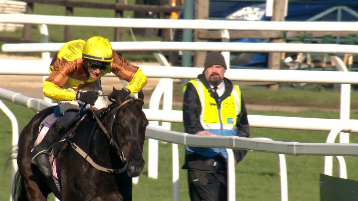 "When you have a horse going for a third one, it doesn't get bigger" Are you backing Galopin Des Champs in the Gold Cup today? 🏆 #ITVRacing | #CheltenhamFestival | Kevin Blake
