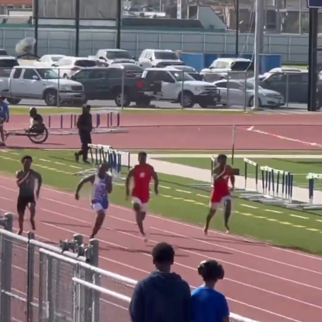 After running a wind legal 10.35 freshman class 100m record last weekend, Dillon Mitchell now runs a 10.07! (NWI) (🎥: Dillon Mitchell)