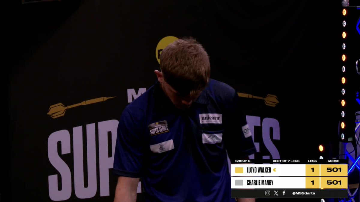 WALKER HAS WALKED OFF!?!😱🤣 Walker narrowly misses a maximum whilst holding his hand in the air for Manby to show him exactly how to do it! HE'S HAD ENOUGH!👀