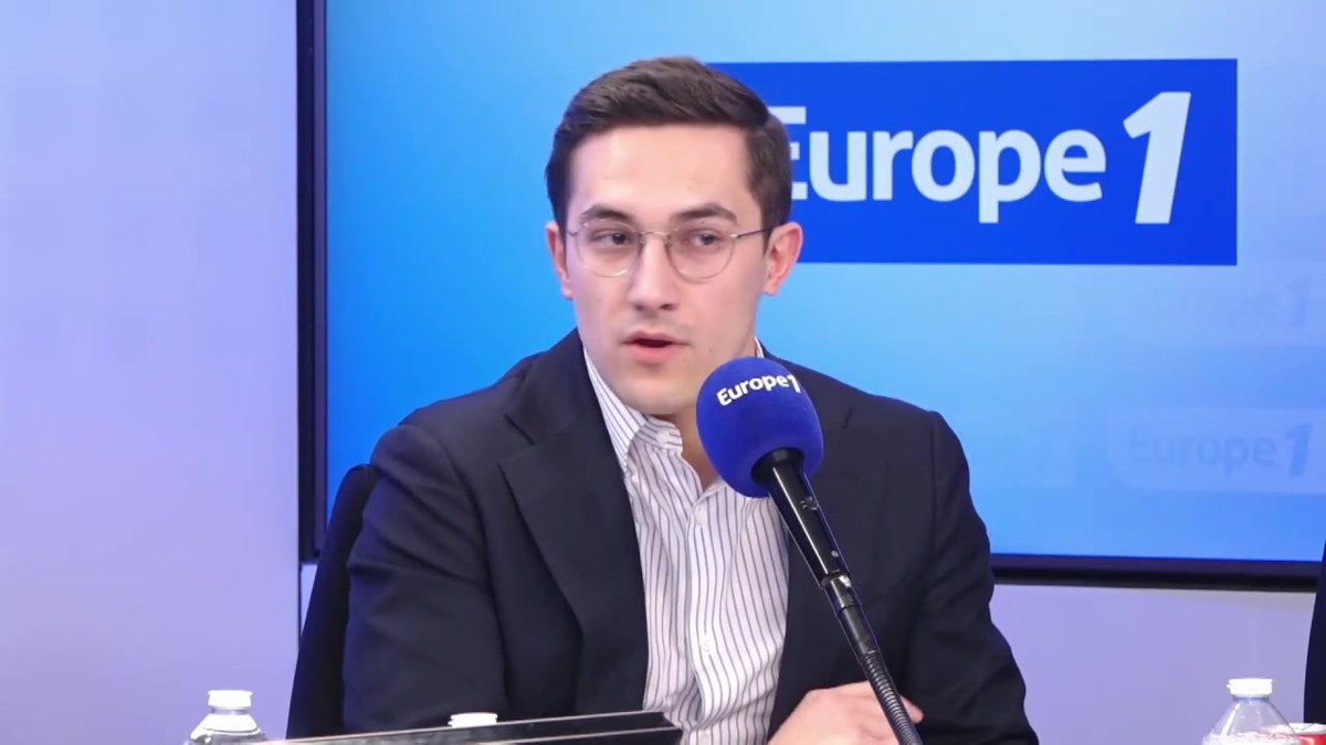 Affiche de LFI ciblant Cyril Hanouna – SOS Racisme n’a pas réagi : « Aujourd'hui, c’est une organisation partisane, ils sont politisés, c’est une succursale de LFI », estime Jules Torres, dans #OMSLT avec Gauthier Le Bret sur #Europe1.