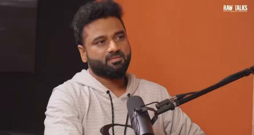 #DeviSriPrasad - సినిమాకి 90% RR ఇవ్వటం కాదు ఎక్కడ మిగతా 10% సైలెన్స్ ఇవ్వాలో తెలియటమే మ్యూజిక్ డైరెక్టర్ గొప్పతనం! చివర్లో ఇచ్చిన ఇళయరాజా example Goosebumps 🔥🔥🔥 DEVI SRI PRASAD Sir, మీ knowledge కి 🙏🙏🙏 Credits : RawTalks , Vamsi