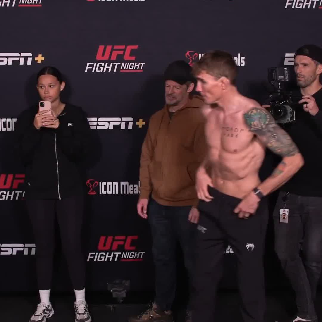Da’Mon Blackshear snubs Cody Gibson’s handshake in their face-off 😬 #UFCVegas104
