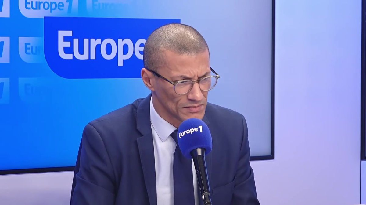 « J’ai une pensée républicaine pour Cyril Hanouna. Cette illustration antisémite nous rappelle la période la plus sombre de notre histoire », dit Karim Bouamrane, maire PS de Saint-Ouen à la tête du mouvement La France Humaine et Forte dans #Europe1SoirWE avec Pascale de La Tour sur #Europe1