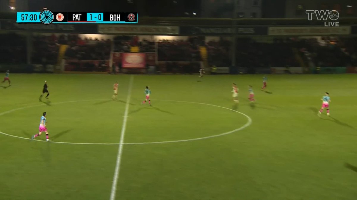 5,338 at Richmond Park tonight. That's the highest attendance here in over 20 years. Super work from St Patrick's Athletic FC. 👏 #LOI