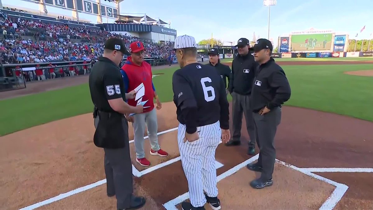 A familiar face brought out the lineup card tonight 👀