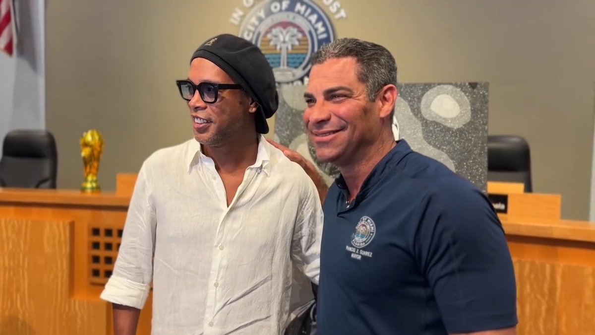 Honoring a legend! Mayor Francis X. Suarez presented Brazilian soccer icon Ronaldinho with a Key to the City today! Recognizing his global impact on the sport &amp; building excitement for #Miami2026 #FIFAWorldCup Joe Carollo Christine King Damian John Pardo