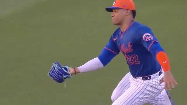 Juan Soto with the sliding catch!