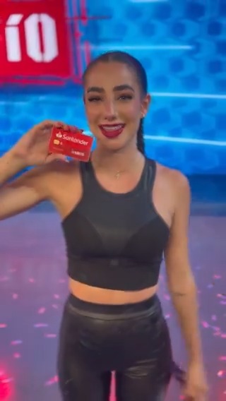 ❤️ Lolaloliitaaa dona la Tarjeta Ayuda Santander España con 8.000€ a Atelma #ElDesafío