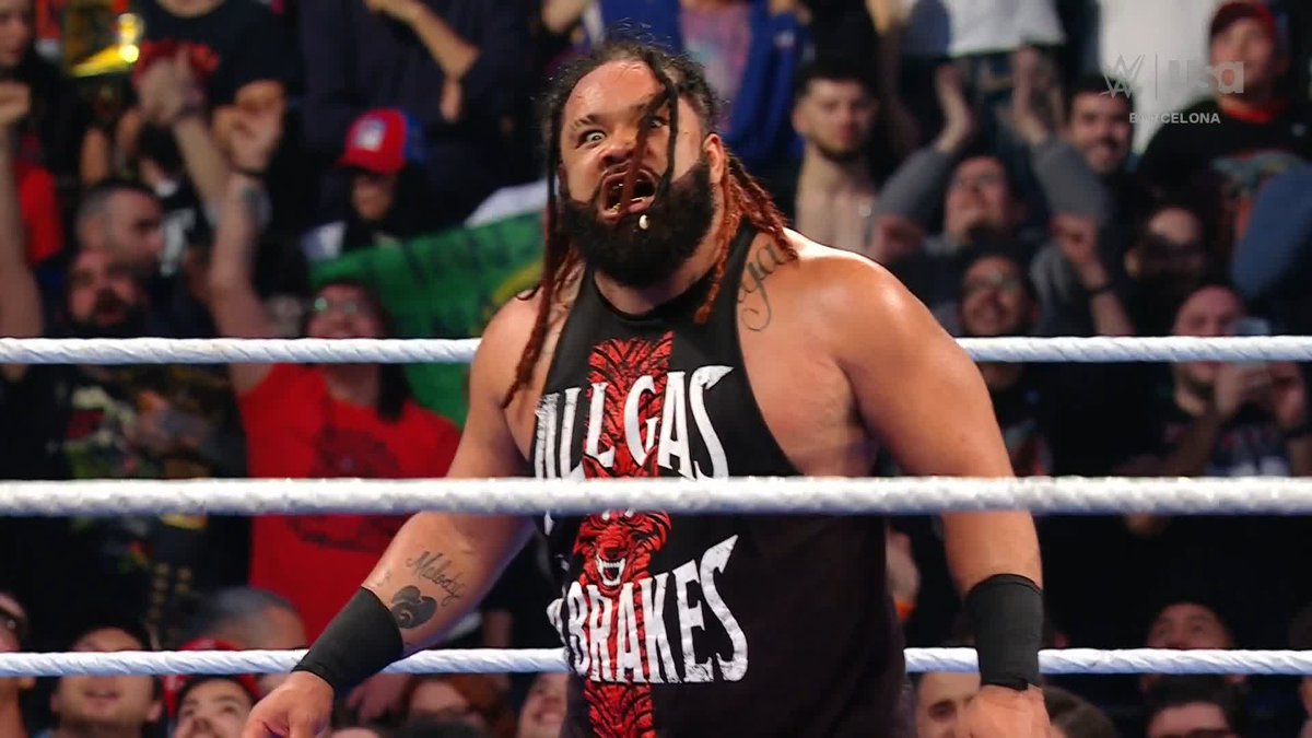THROUGH THE BARRICADE!! The match may have ended, but not for Jacob Fatu 😤 #SmackDown