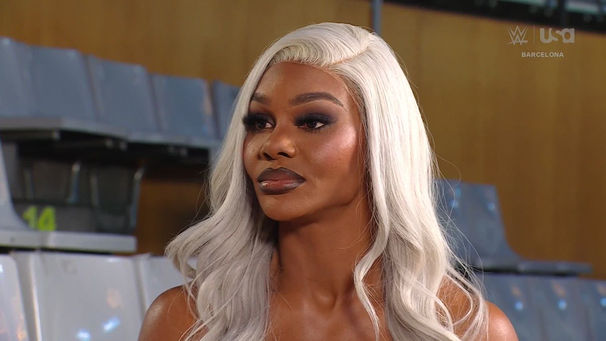 “How about you just don’t get pushed onto any cars between now and then, okay?” LIV Morgan, that was FOUL 😳 #SmackDown