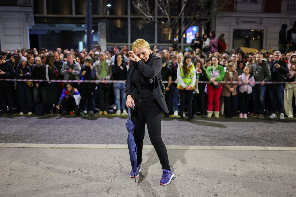 „Stefan gleda odozgore, cela Srbija je uz njega i nadam se da je ponosan na mamu što brani njegovu čast,“ kaže Dijana Hrka, čiji je sin poginuo u padu nadstrešnice 👉