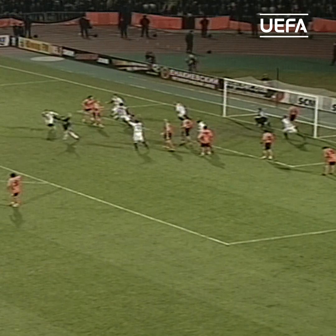 🤯 Aquel gol fue una locura... ¡Fue un 15 de marzo del 2007! Andrés Palop, héroe del Sevilla Fútbol Club #UEL | Andrés Palop ©️