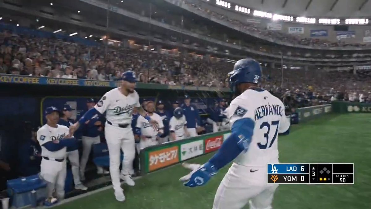 Teoscar with the third homer of the inning!