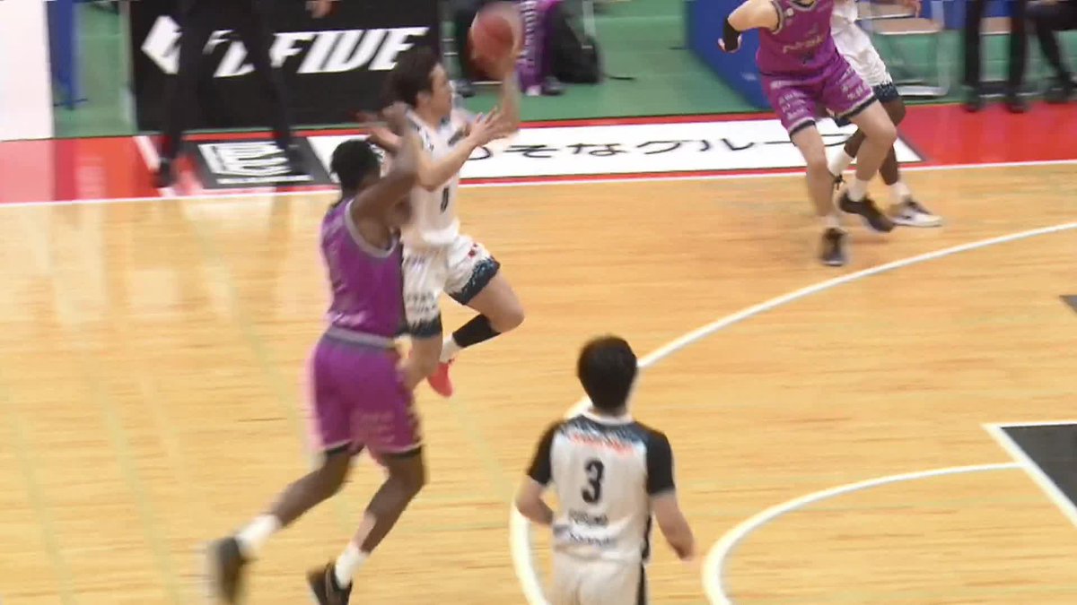 試合残り3.2秒、3点ビハインド。 この状況からまさか...😱😱😱 奥田 雄伍 Yugo Okuda 愛媛オレンジバイキングス 📡バスケットLIVEで見逃し視聴 #Bリーグ #りそなグループ