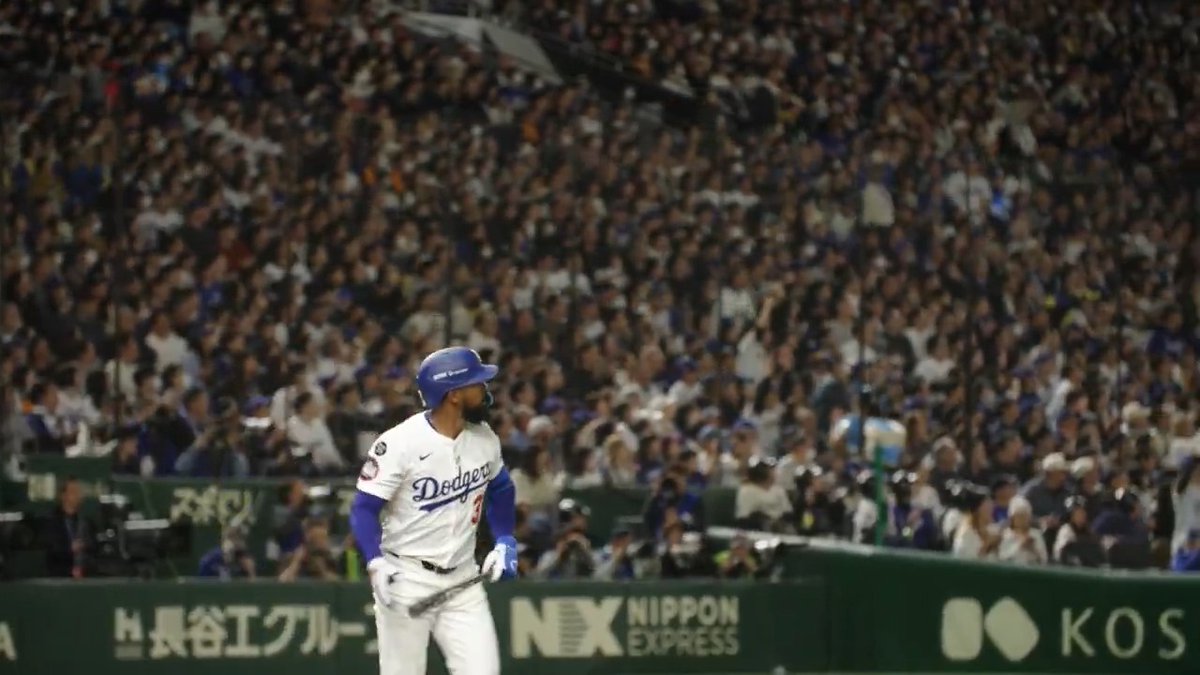 The Tokyo Dome atmosphere is incredible! #TokyoSeries