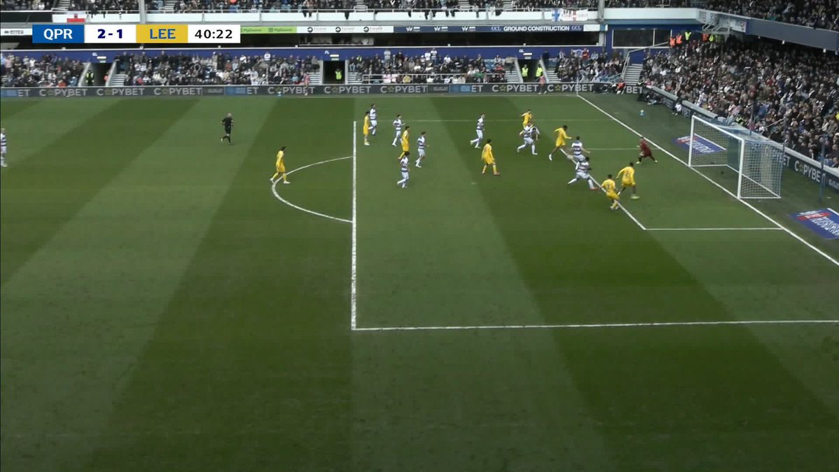 Leeds are back in it! 💢 Junior Firpo with the final touch.