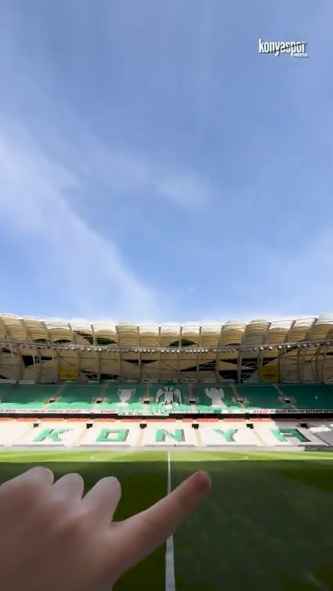 Biz hazırız! 👋 Stadyum kapıları saat 17.30 itibarıyla taraftarımıza açılacaktır. #Konyaspor 💚🤍 #KNYvBJK
