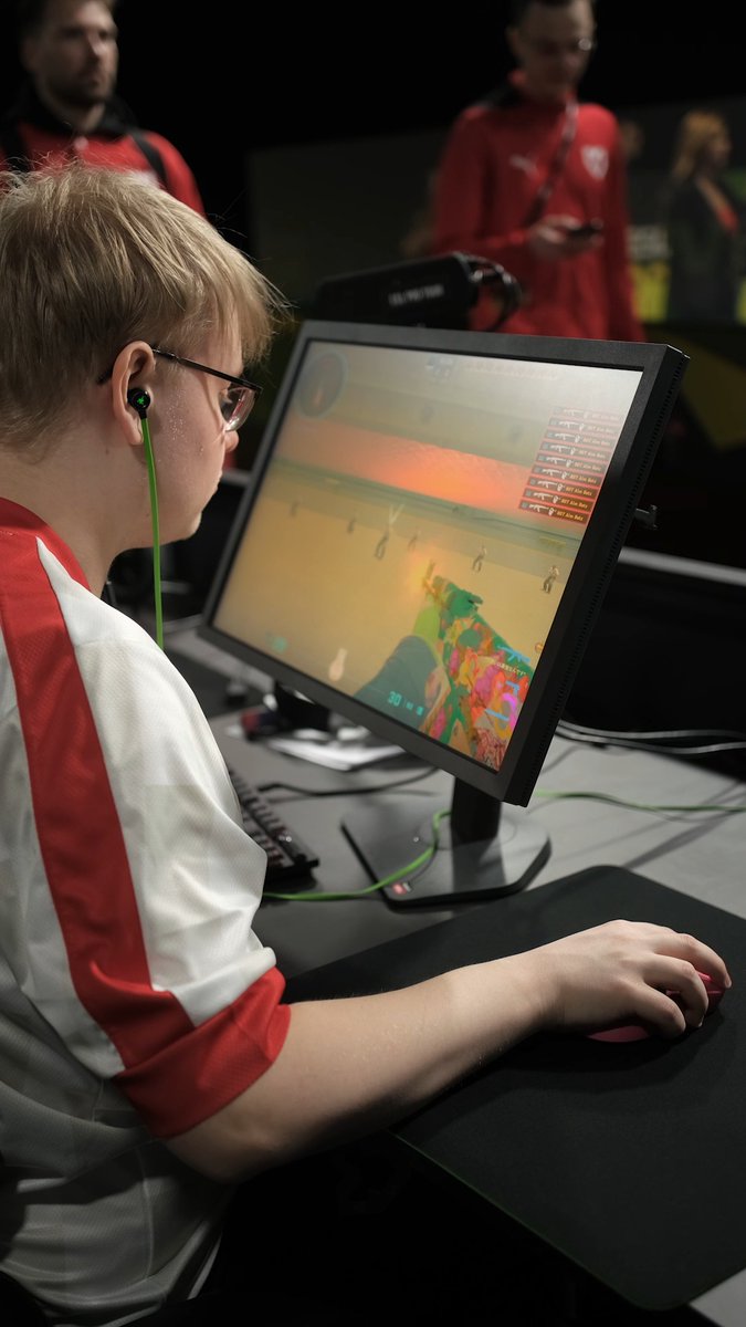 i can't keep up 🥴 jimi is SO CRACKED MOUZ Jimpphat #ESLProLeague