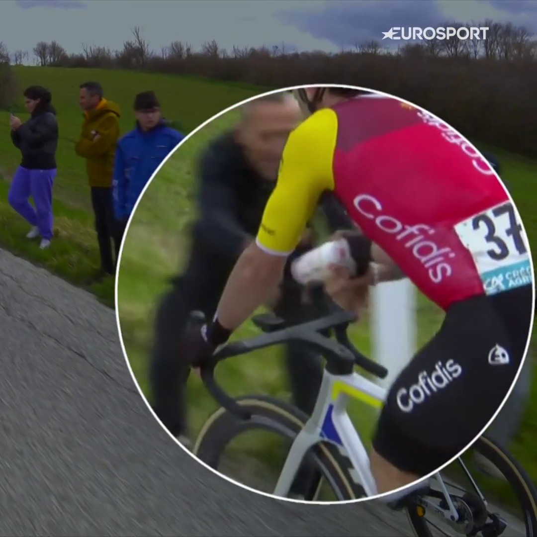 "Toujours se méfier des gens en doudoune sans manches", telle est la morale de la mésaventure vécue par Benjamin Thomas sur #TirrenoAdriatico #LesRP