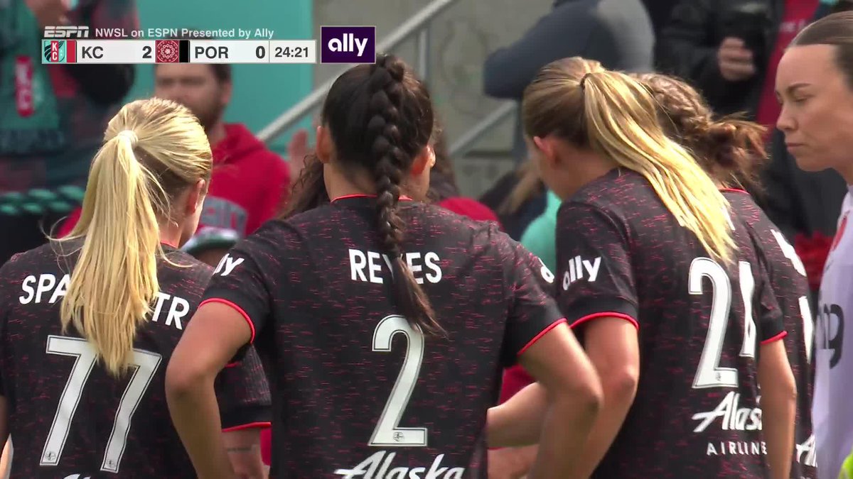 Michelle Cooper opens her 2025 account for KC Current with a banger 🇺🇸☄️ (via National Women’s Soccer League)