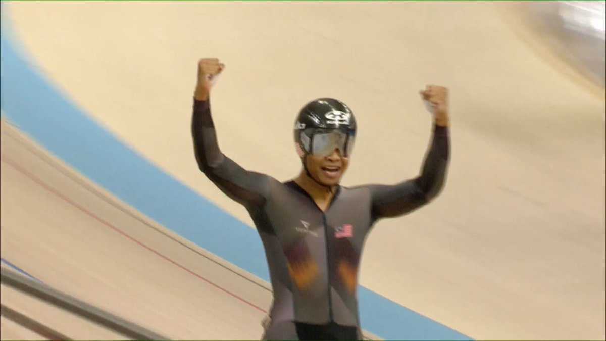 🔥 A finish for the history books! 🤩 Muhammad Sahrom 🇲🇾 left everyone at the edge of their seats with a powerful sprint to the win on the Men’s Keirin 🤯 #TrackCycling