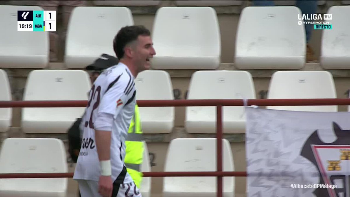 Café, puro y copa. La definición de Morci El Albacete Balompié 🤍 toma mucho oxígeno.