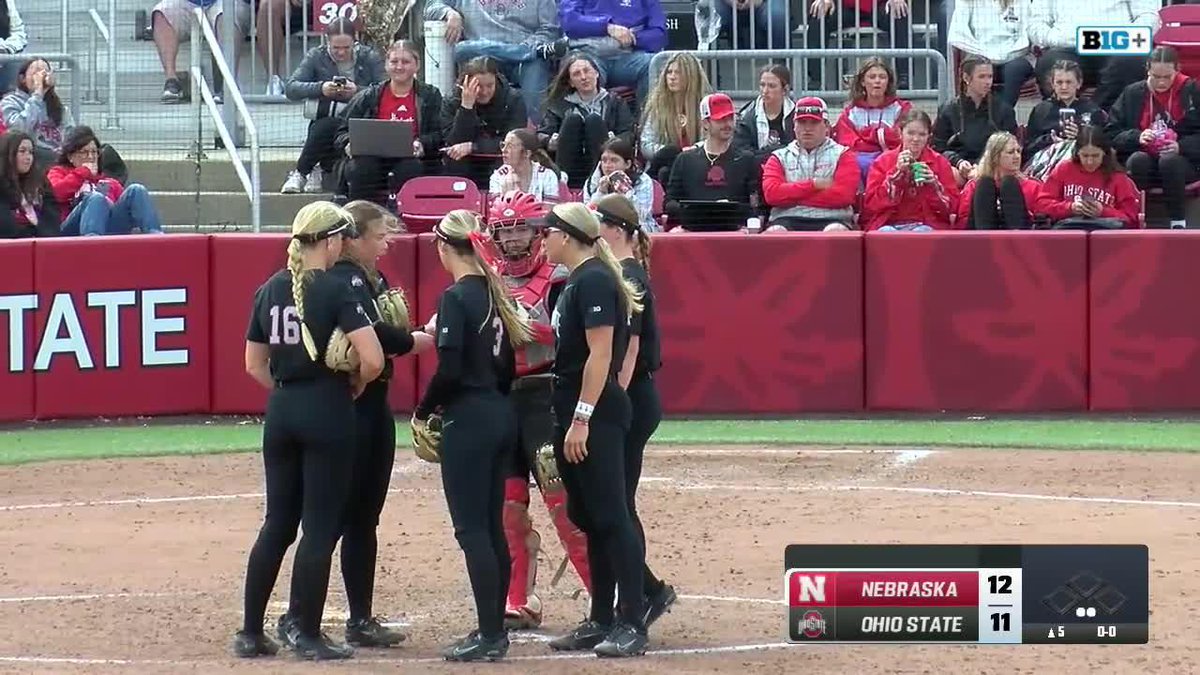 She wants another! The lead back in the Huskers' favor thanks to Emmerson Cope‼️ 12 🌽, 11 🌰