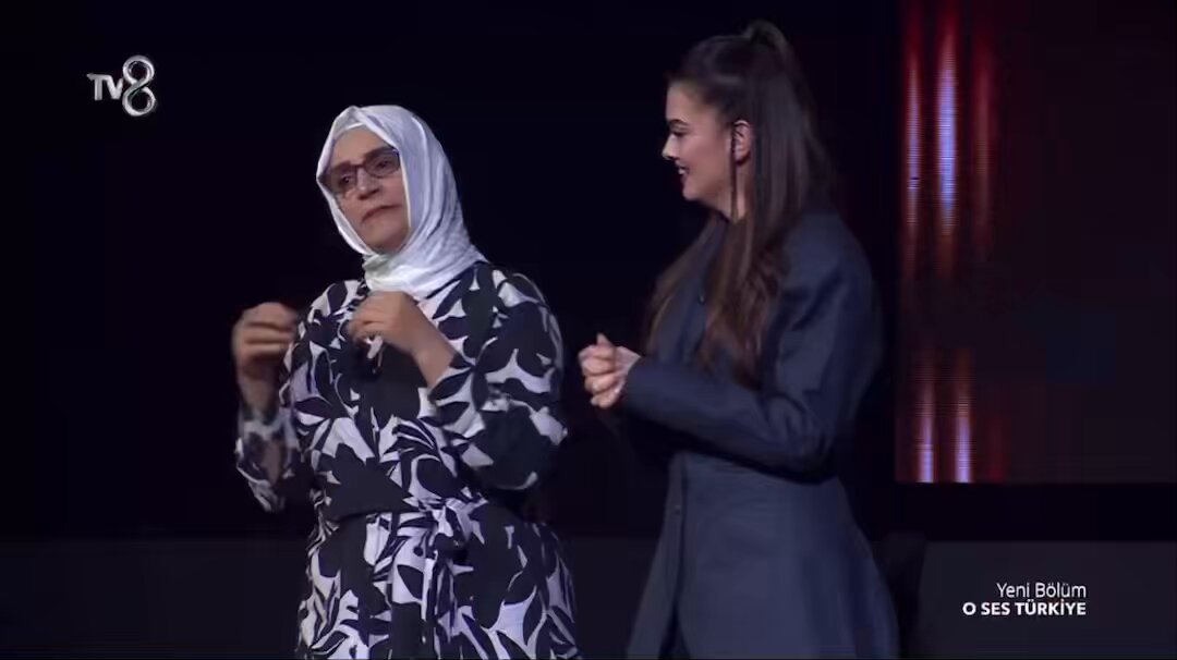 bu kadınları hiç anlamıyorum, çocuğu buna demiyor mu anne sakın bokunu çıkarma konuşurken diye #osestürkiye