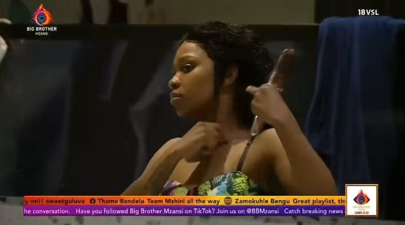 POV: When the song is calling you, but the floor is trying to catch you slipping😫😂 📹: Big Brother Mzansi No copyright infringement intended DANCE WITH MSHINI #MshiniLekwadu #BBMzansi