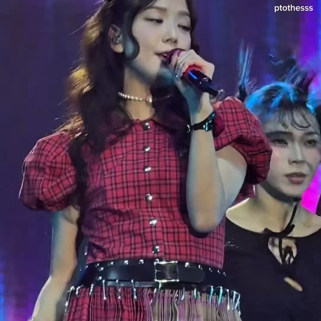 this part of hugs &amp; kisses choreo is absolutely AMAZING