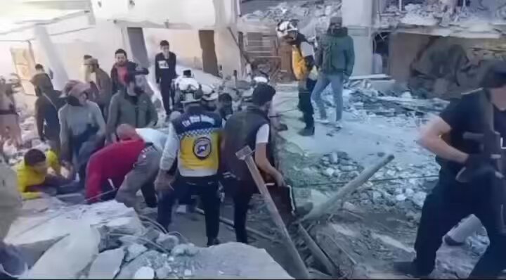 Büyük patlama!HTŞ’nin Alevi katliamı İçin hazırladığı silahlar havaya Uçtu, Ateşiniz Bol olsun faşist yezitler., Silahlarınız Öyle Beyninizde patlar., Yüzlerce Katil Cehenneme Gitti ALEVİLER VARDIR..ALEVİLİ HAKTIR KAHROLSUN DİNCİ YEZİT.. FAŞAİTLER..