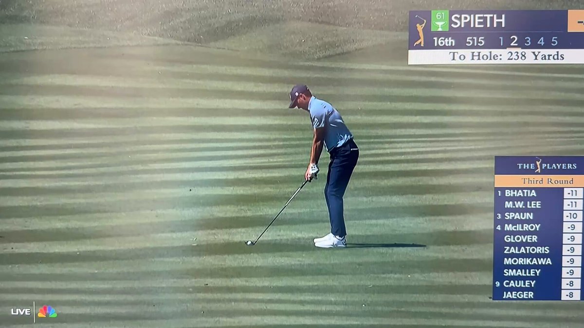 Solid club toss here from Spieth.